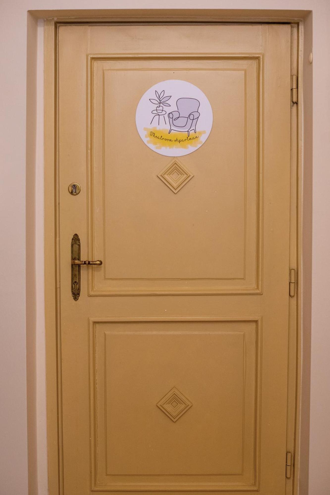 Theatroom Apartman Eger Luaran gambar