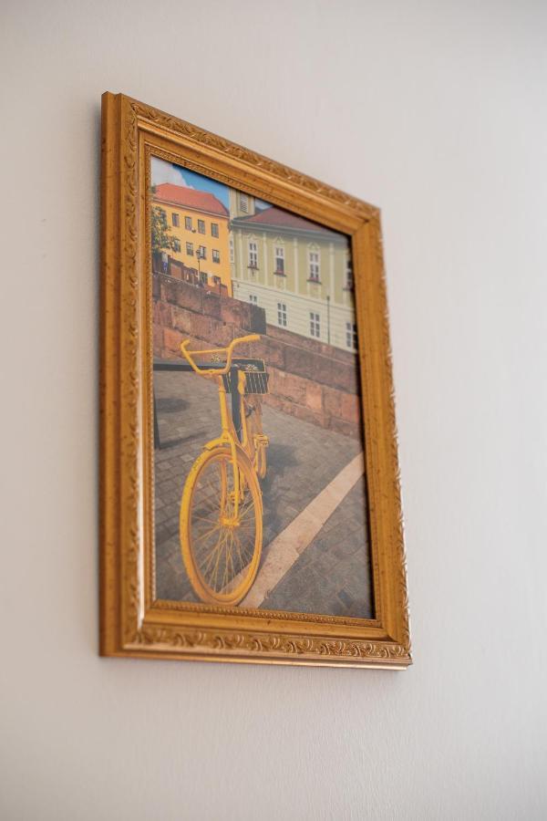 Theatroom Apartman Eger Luaran gambar