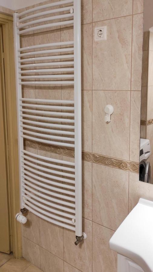 Theatroom Apartman Eger Luaran gambar
