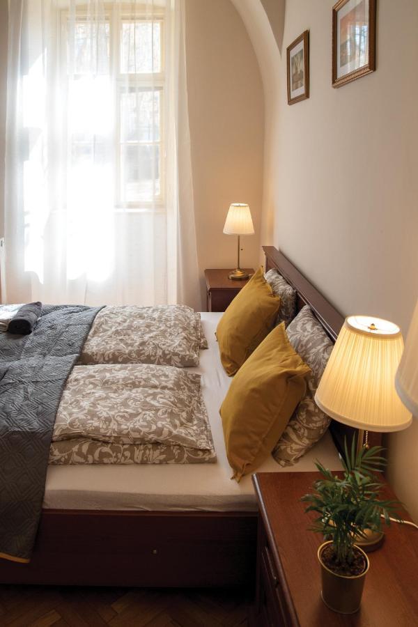 Theatroom Apartman Eger Luaran gambar