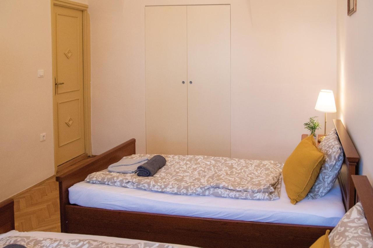 Theatroom Apartman Eger Luaran gambar