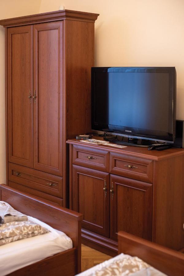 Theatroom Apartman Eger Luaran gambar
