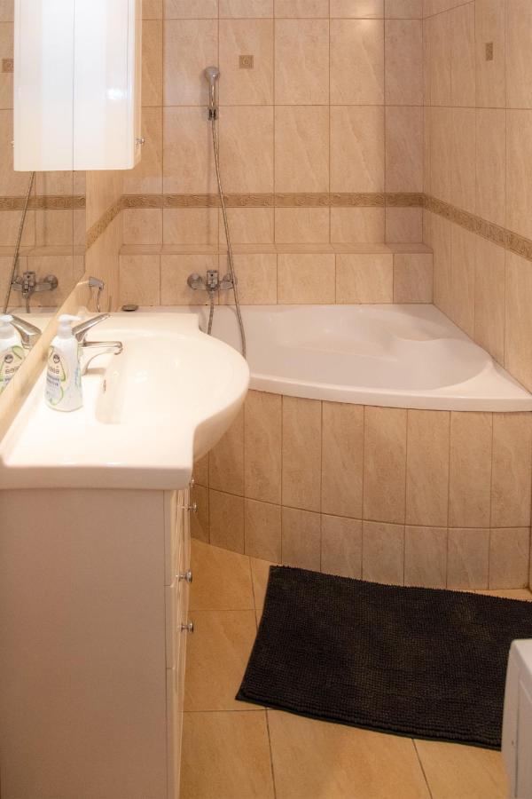 Theatroom Apartman Eger Luaran gambar