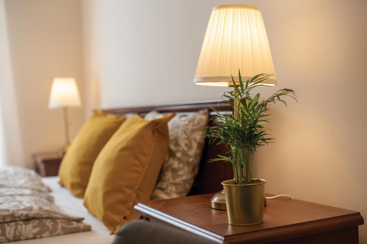 Theatroom Apartman Eger Luaran gambar