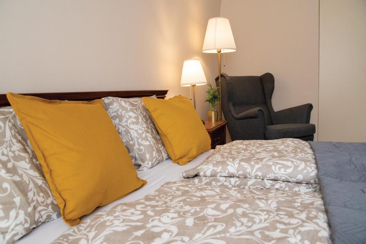 Theatroom Apartman Eger Luaran gambar